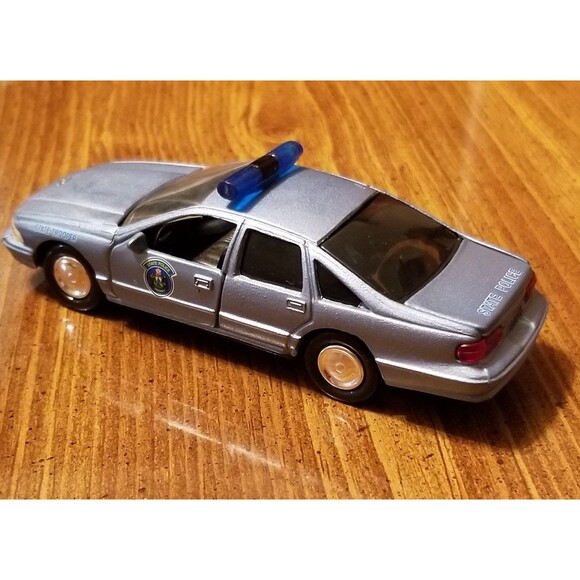Maine State Police Road Champs die cast police car 1:43 scale - Picture 7 of 9
